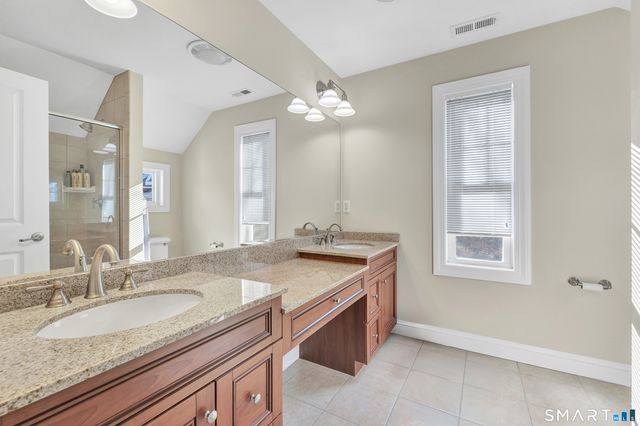 18 Ashwood Circle 18, Shelton, CT 06484