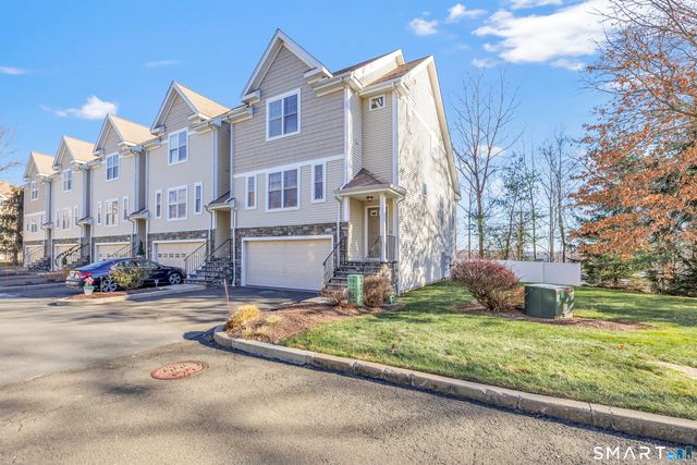 18 Ashwood Circle 18, Shelton, CT 06484