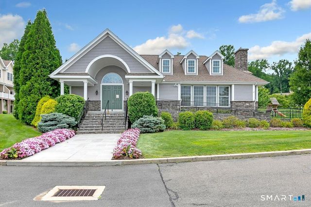 18 Ashwood Circle 18, Shelton, CT 06484