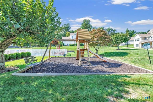 18 Ashwood Circle 18, Shelton, CT 06484