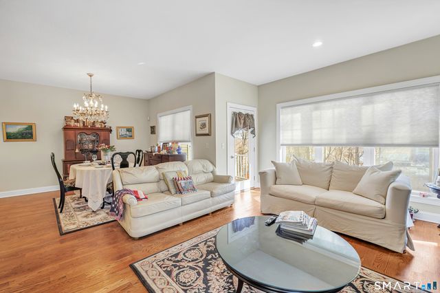 18 Ashwood Circle 18, Shelton, CT 06484