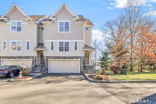 18 Ashwood Circle 18, Shelton, CT 06484