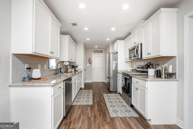 611 Broderick Circle, Warner Robins, GA 31088