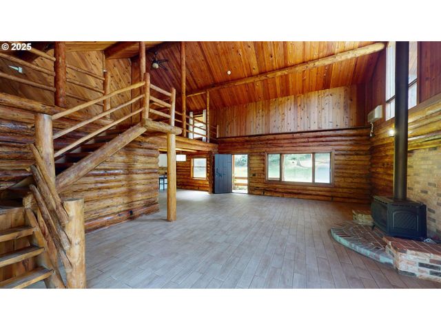 17285 RUSTIC Ln, Brookings, OR 97415