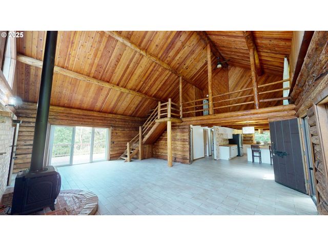 17285 RUSTIC Ln, Brookings, OR 97415