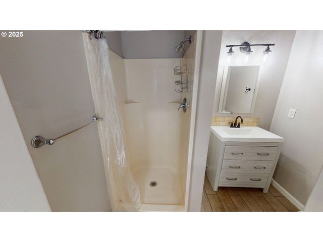 17285 RUSTIC Ln, Brookings, OR 97415