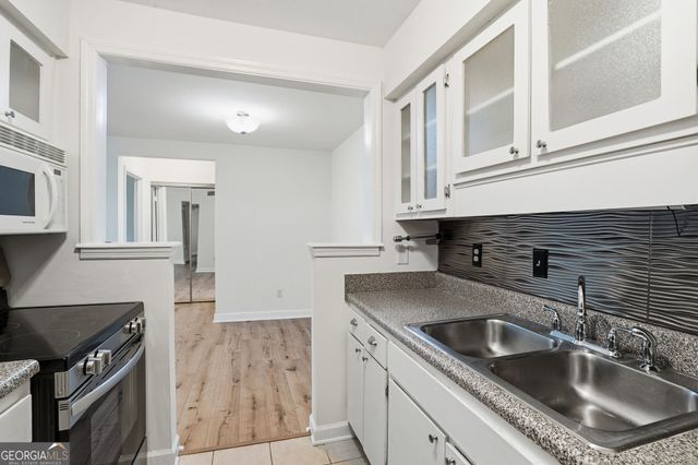 1512 Wingate Way, Atlanta, GA 30350