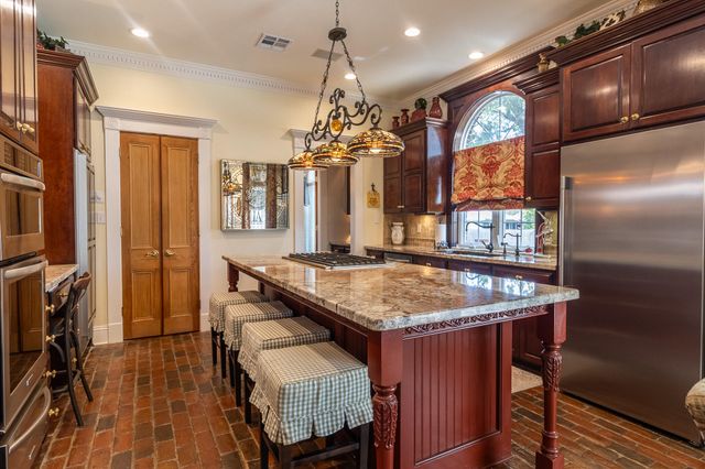 1301 Charlestown, Lake Charles, LA 70605