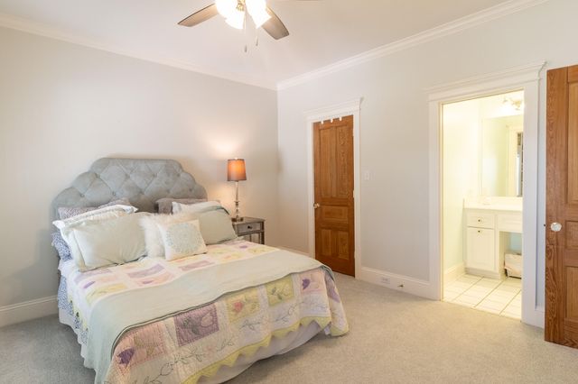 1301 Charlestown, Lake Charles, LA 70605
