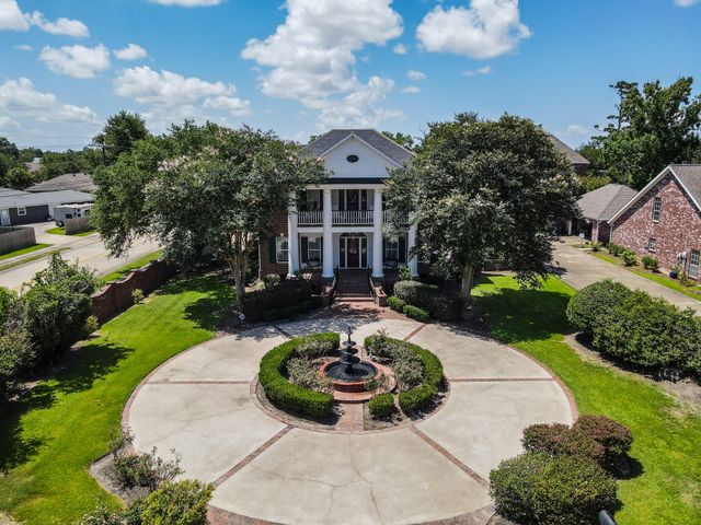 1301 Charlestown, Lake Charles, LA 70605