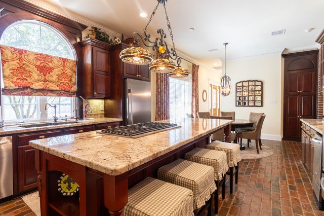 1301 Charlestown, Lake Charles, LA 70605