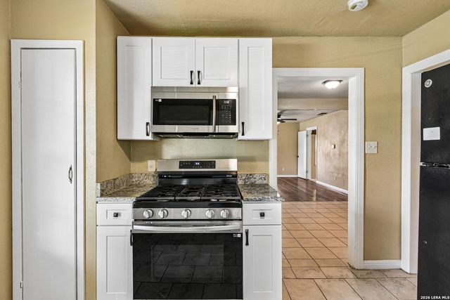 106 ROLLINS AVE, San Antonio, TX 78228