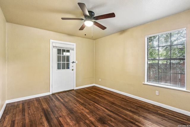106 ROLLINS AVE, San Antonio, TX 78228