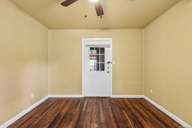 106 ROLLINS AVE, San Antonio, TX 78228