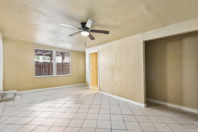106 ROLLINS AVE, San Antonio, TX 78228