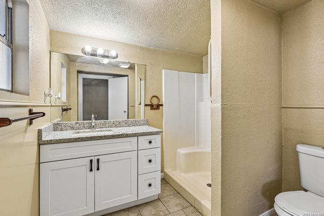 106 ROLLINS AVE, San Antonio, TX 78228