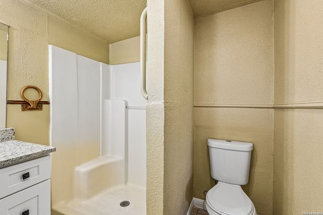 106 ROLLINS AVE, San Antonio, TX 78228