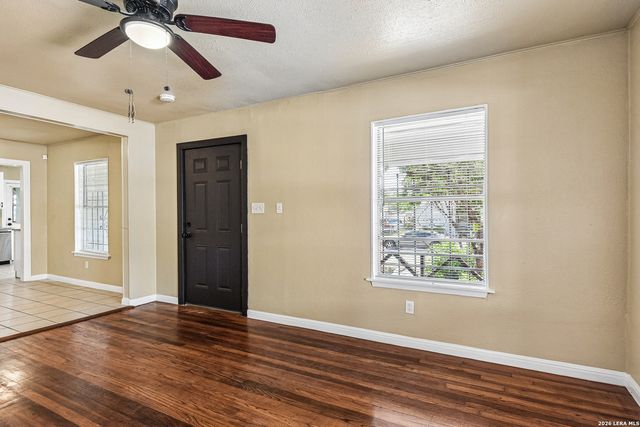 106 ROLLINS AVE, San Antonio, TX 78228
