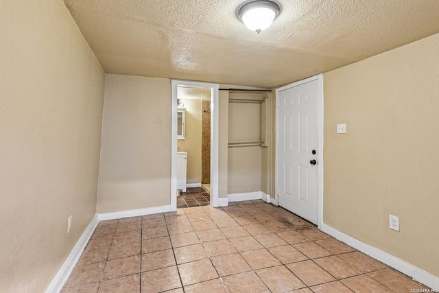 106 ROLLINS AVE, San Antonio, TX 78228