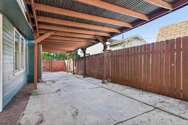 106 ROLLINS AVE, San Antonio, TX 78228