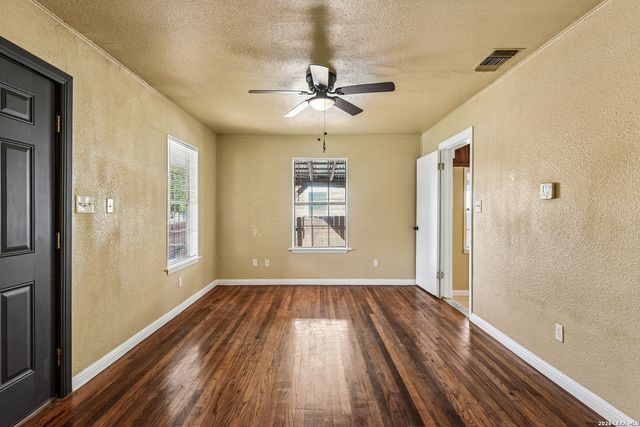106 ROLLINS AVE, San Antonio, TX 78228
