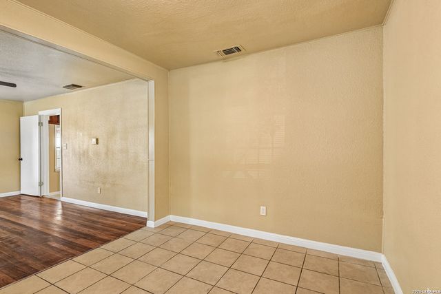 106 ROLLINS AVE, San Antonio, TX 78228