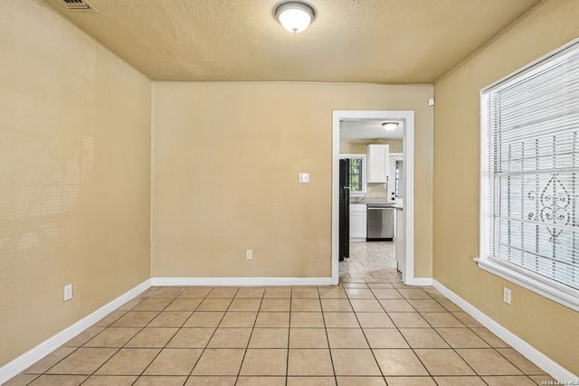 106 ROLLINS AVE, San Antonio, TX 78228