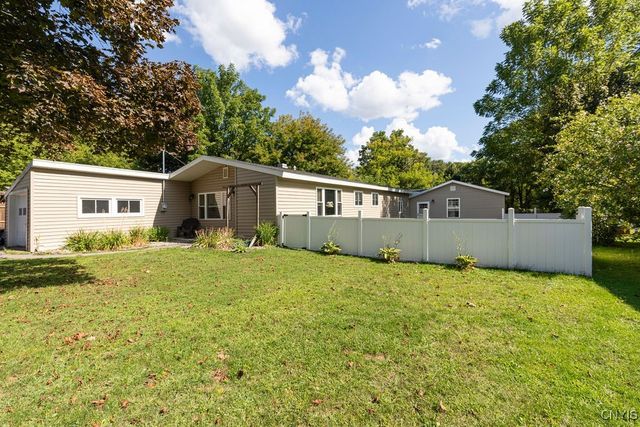 3086 High Road, Lysander, NY 13027