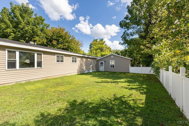 3086 High Road, Lysander, NY 13027