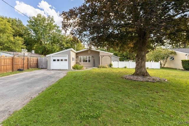 3086 High Road, Lysander, NY 13027
