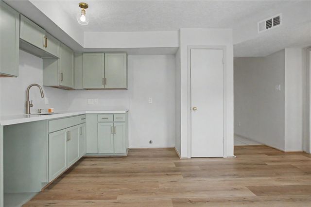 9423 Bollingbrook Drive, Houston, TX 77083
