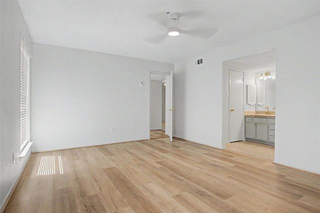 9423 Bollingbrook Drive, Houston, TX 77083