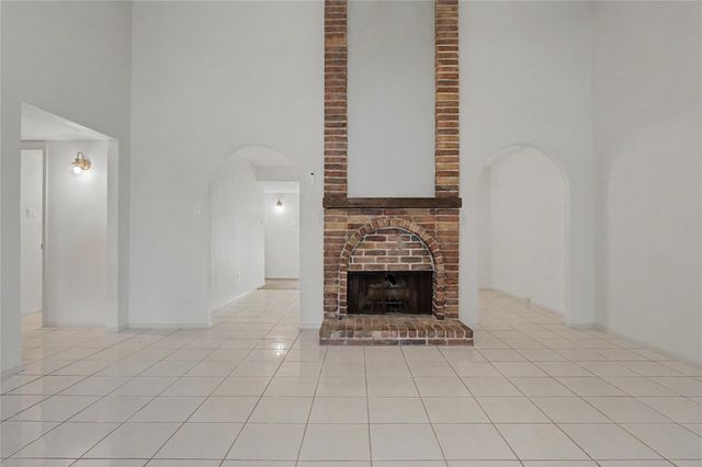 9423 Bollingbrook Drive, Houston, TX 77083