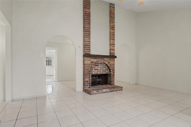 9423 Bollingbrook Drive, Houston, TX 77083