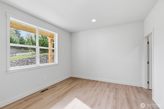 117 Red Hawk Drive, Castle Rock, WA 98611