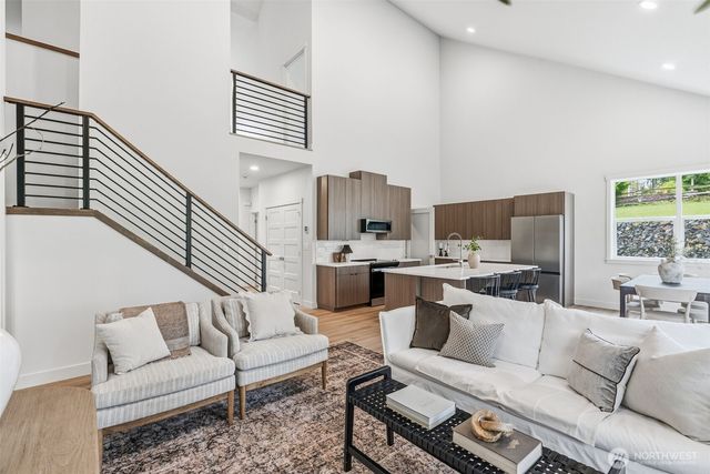 117 Red Hawk Drive, Castle Rock, WA 98611