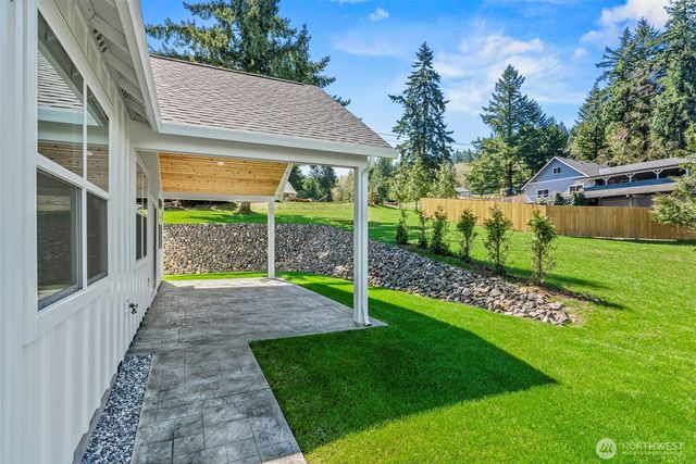 117 Red Hawk Drive, Castle Rock, WA 98611