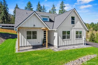 117 Red Hawk Drive, Castle Rock, WA 98611
