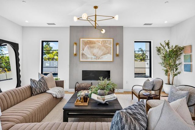 1376 Tennis Club Drive, Encinitas, CA 92024