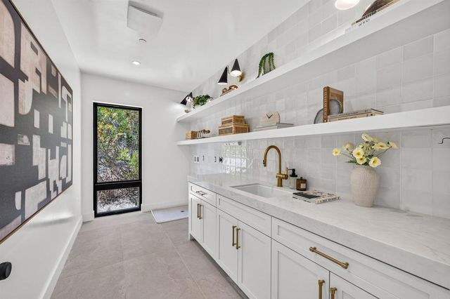 1376 Tennis Club Drive, Encinitas, CA 92024