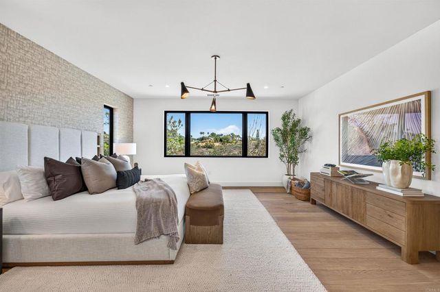 1376 Tennis Club Drive, Encinitas, CA 92024