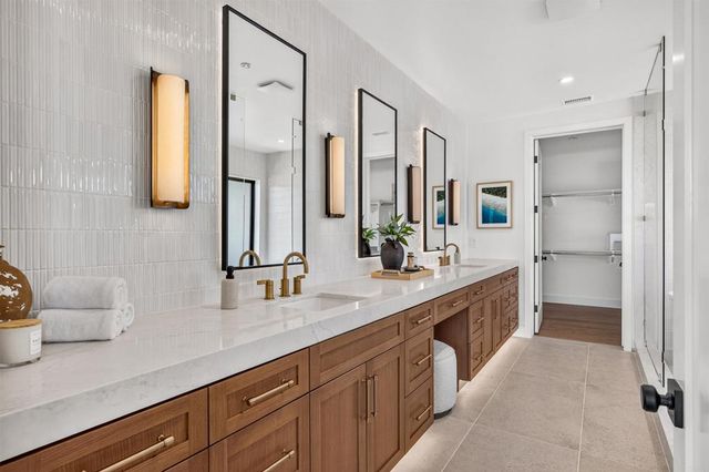 1376 Tennis Club Drive, Encinitas, CA 92024