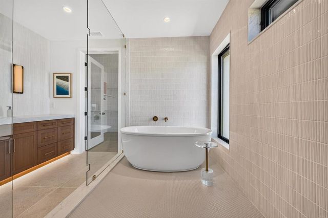 1376 Tennis Club Drive, Encinitas, CA 92024