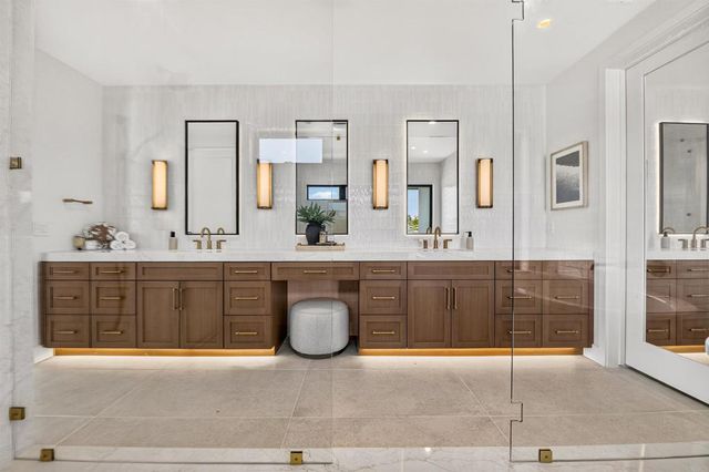 1376 Tennis Club Drive, Encinitas, CA 92024