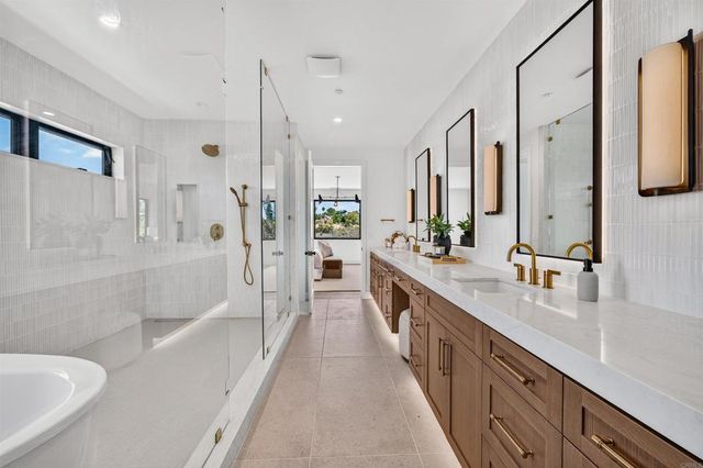 1376 Tennis Club Drive, Encinitas, CA 92024