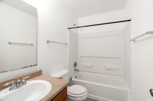 4626 Peebleshire Lane, Lafayette, IN 47909