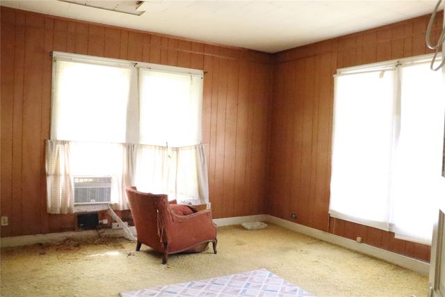 300 E Grand Avenue, Comanche, TX 76442