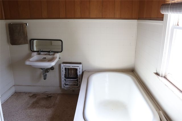 300 E Grand Avenue, Comanche, TX 76442