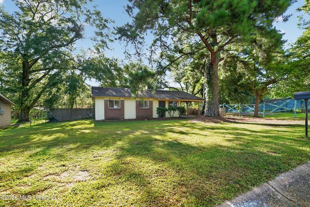 438 Queen Julianna Lane, Jackson, MS 39209
