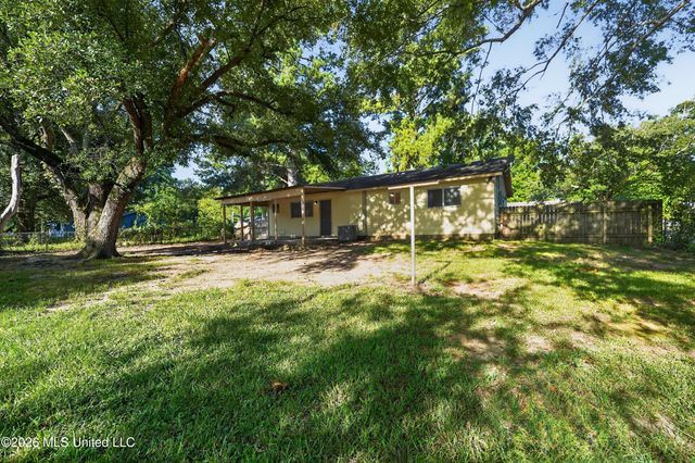 438 Queen Julianna Lane, Jackson, MS 39209